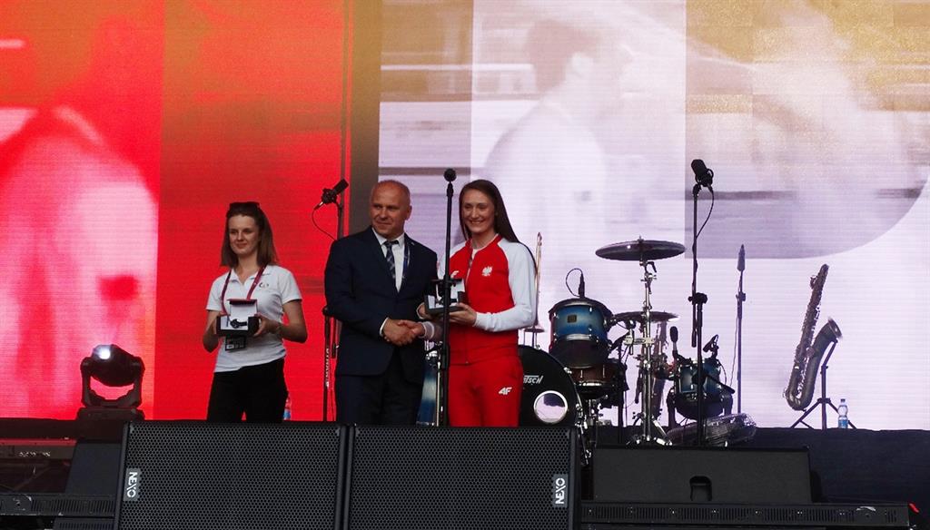Roza gumienna was awarded as the athlete of the first day